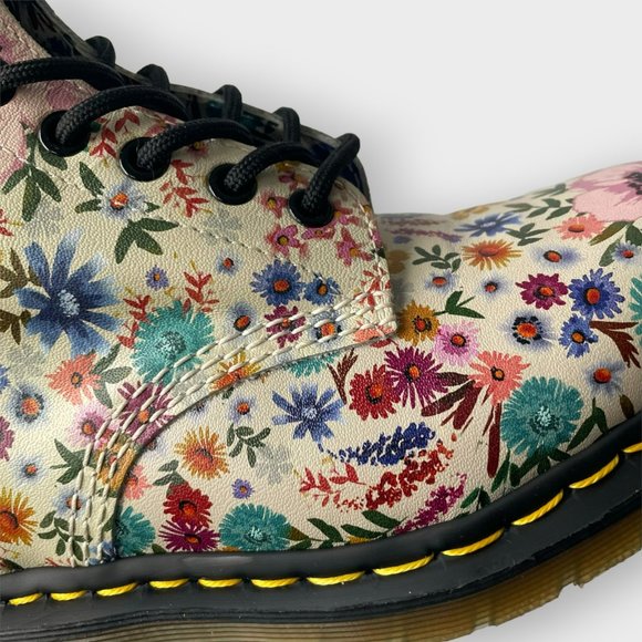 Dr. Martens Pascal Wanderlust Boots Floral Bone Mallow Leather Lace Up US Size 7 - Picture 9 of 16